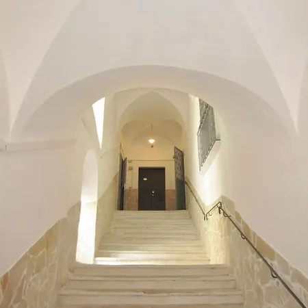 Favola Mediterranea קטאניה
